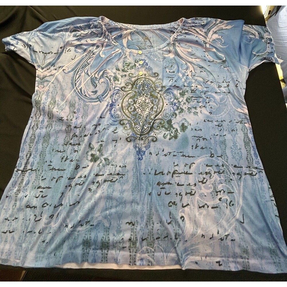 NWOT Jane Ashley 3X Blue Medallion Blouse Calligraphy Script fitted top